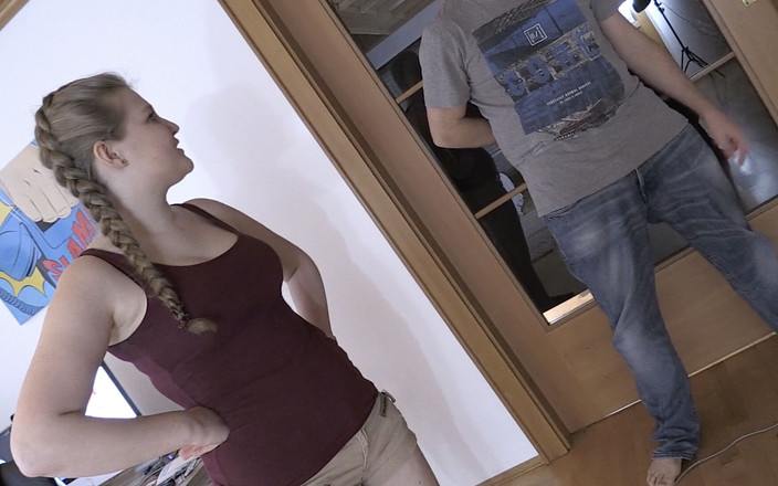 Casting66: Julia gioca a dart looser scopa me !!