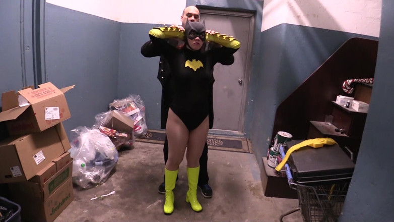 Evangelines Fetish: Batgirl manipulada