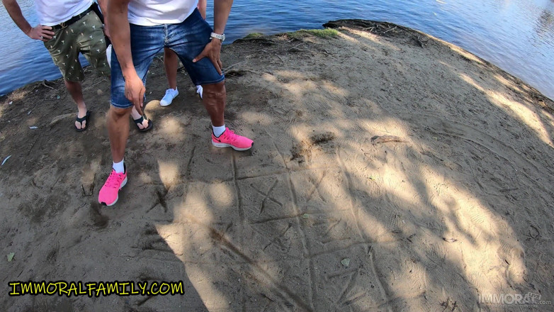 Immoral Family: Happy 18-year-old Lilly Bella S Taboo Game Tic Tack Toe - Immoral...