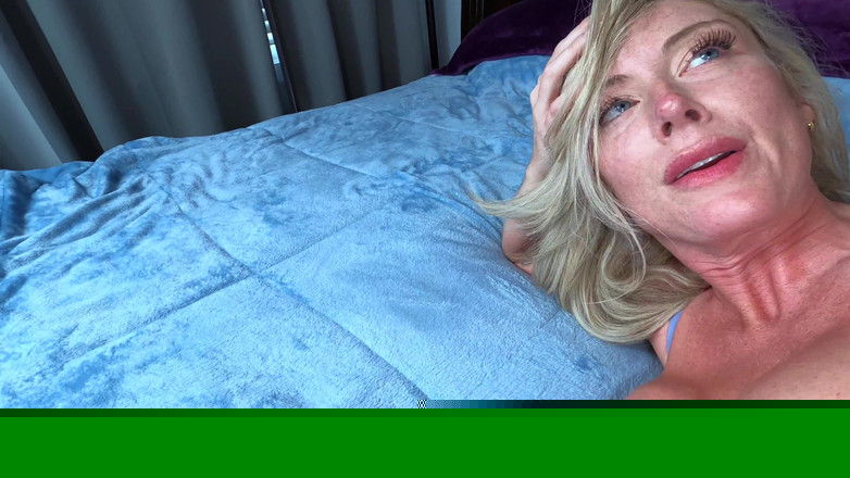 French Sex Connection: Необрезанный французский член Alex Legend трахает грудастую милфу-блондинку
