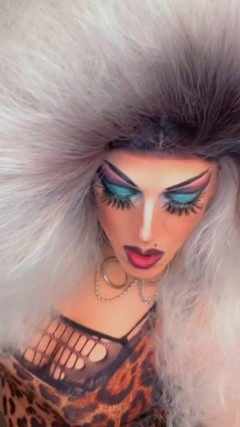 Shelly Robertss: Fuma nella stanza dei ragazzi