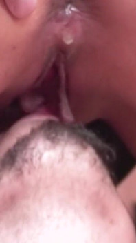 Amateur slut Jessica 18 loves threesome sex