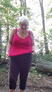 Striptease Im Wald