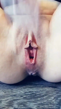 Jessi Rubbing Her Used up Cunt
