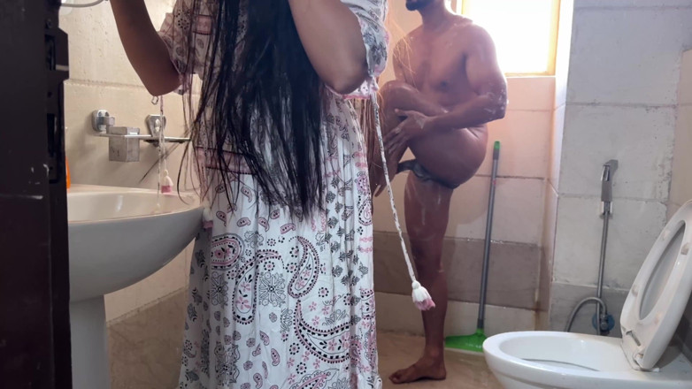 Hornycouple149: Stepson Saw MILF Saara Naked After Shower and Couldn’t Hold...