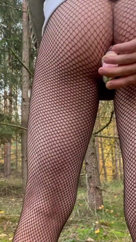Il mio vibratore gioca e viene in un parco vicino alla città. Teen gay