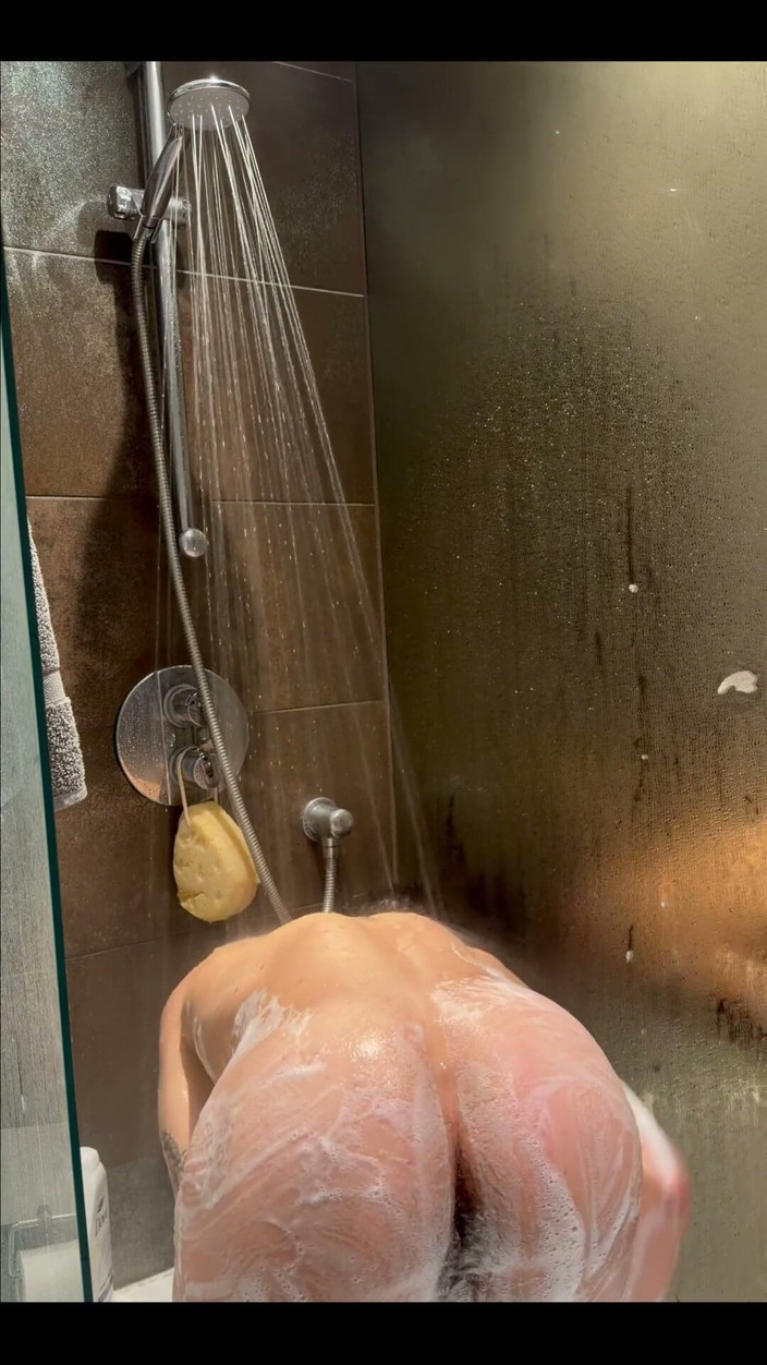 Teteu Santos: Shower and Handjob