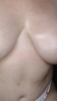 Grandes tetas dobles D aceitadas y caídas