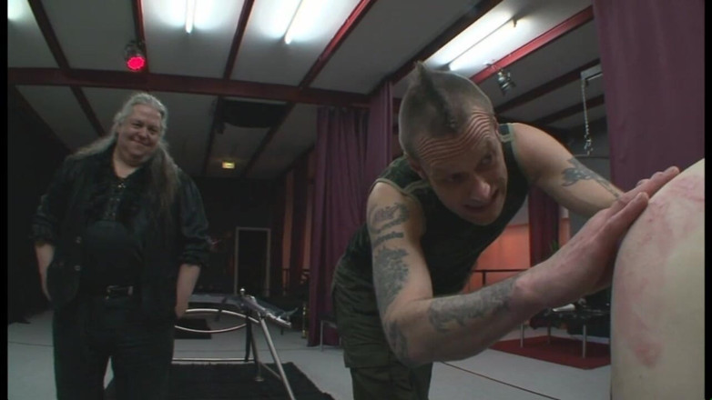 Absolute BDSM films - The original: Dominando colgando y jugando con cera