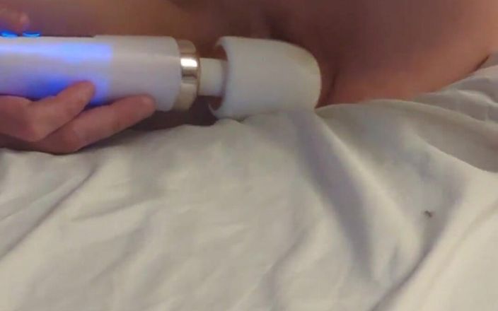 Richelle Rose: 4k solo de cerca masturbándose con una varita y corriéndose...