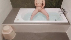 akeieroi: Masturbace ve vaně - masturbace, která tě udělá tak tvrdě, že zničí...