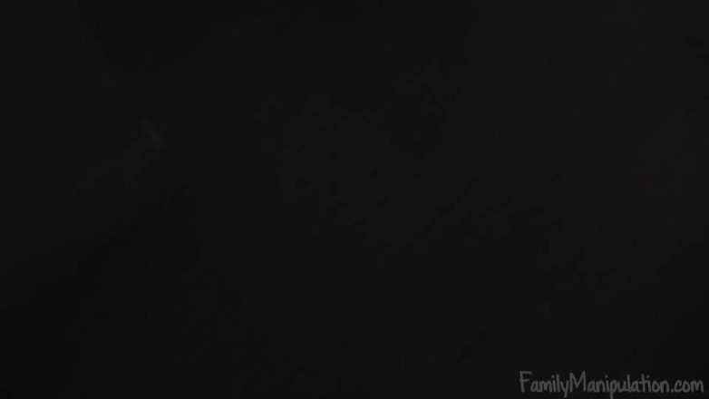 My Pervy Family: Aiuta la sorellastra a ingelosire la sua ex