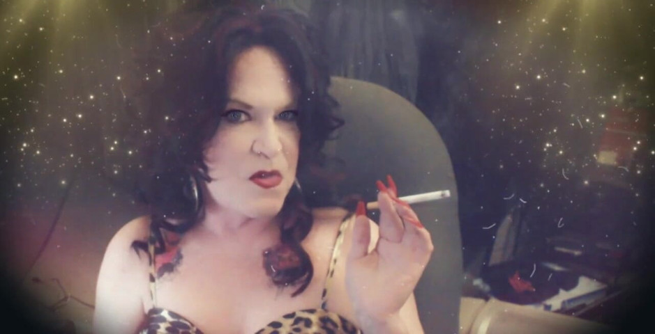Love My Newport 100's Too.... (Femme Cheri)