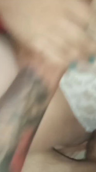 Roztáhám nohy své ženy a šukám ji velmi bohaté a tvrdé, podívejte se na její děvku a tančím na její prsa a břicho