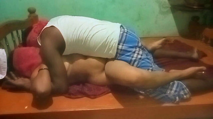 Priyanka314: 印度阿姨和继叔在家出轨