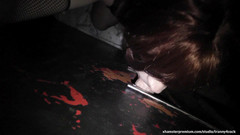 Tranny 4 cock: Cocksucking v kině u gloryhole dálnice