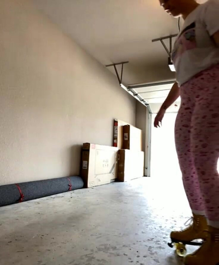 Siri Dahl: Încercând patinajul cu role