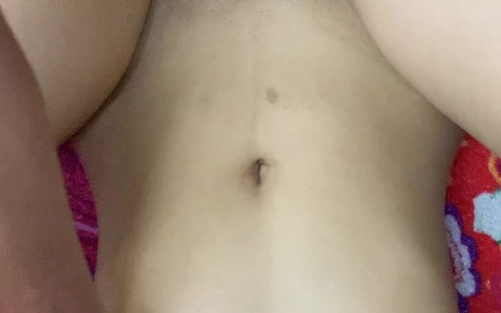 Afterdark affair: Usando um sari sem lingerie, eu me despi lentamente e...