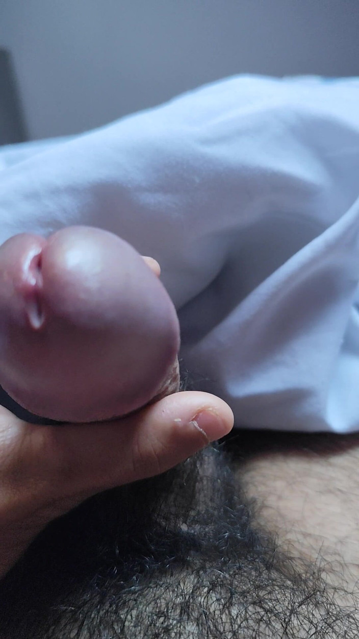 Robertxx: Éjaculation Dans Mon Lit