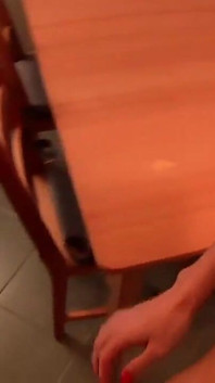 Büyük memeli amatör orta yaşlı seksi kadın sikiliyor ve büyük yarakla amına boşalıyor