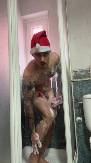BoyGym: Hunk Shower