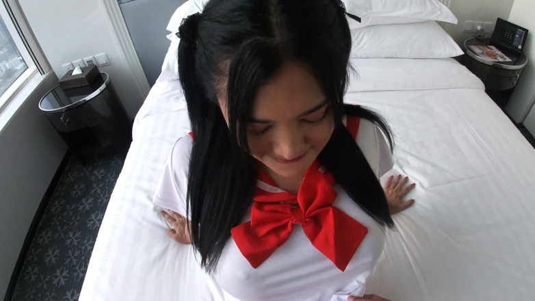 BBCWorldwideXXX: POV, une Thaïlandaise tatouée à gros nichons fait jouir une grosse...