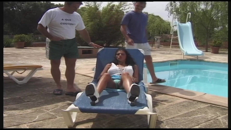 MMV films - The Original: Penembusan berganda di tepi kolam