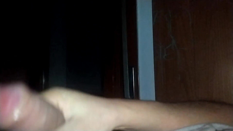 Lo Zborro: La cagna succhia il mio sperma e non pensare a...