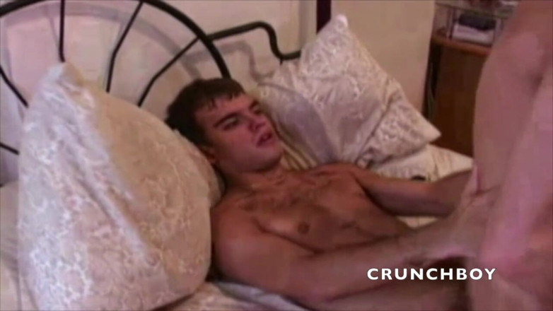 GAY VINTAGE PORN: Prima dată cu băieții bra aceste 2 heterosexuale curioase