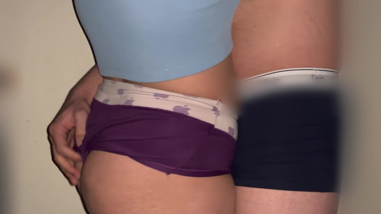 HotPersia: Knullar styvmamma som en bra styvson och bästa sperma är bra...