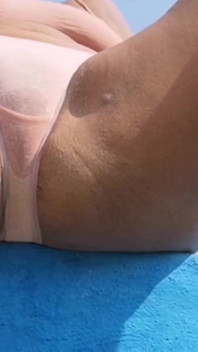 Qual dessas bucetas babadas você mais gosta?