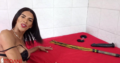 Tsdanisantos1: Seni ne kadar lezzetli bir şekilde kırbaçlayacağım, kaltak