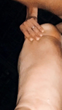 파티에서 창녀의 개인 창녀가 되는 유부녀