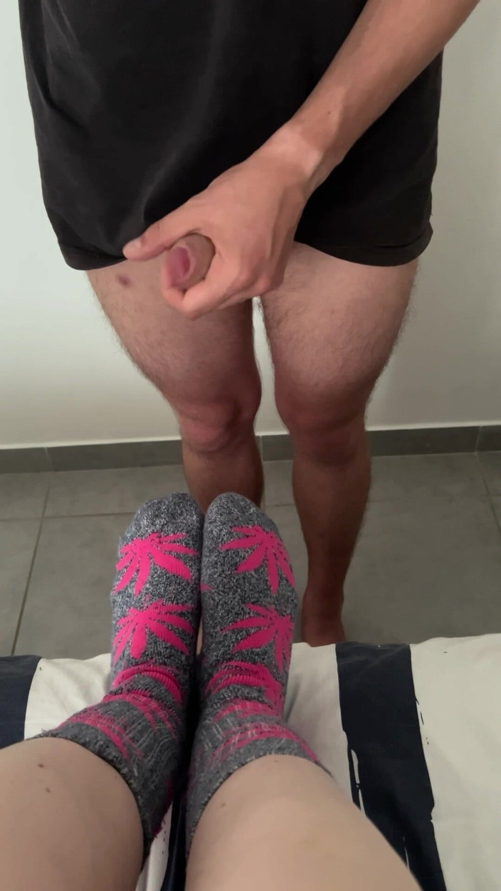 Frenchsockjob: Kaus kakiku baru abang tiriku!!