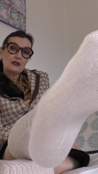 Понюхай мої сирні ноги до приходу Діда Мороза! Lady Victoria Valente