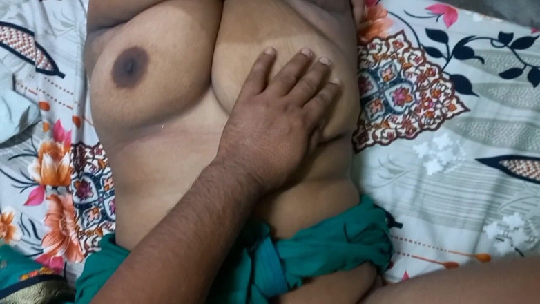 Rucku: GF Ko Uske Ghar Par Choda.