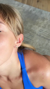 Ma Coloc a Choisi Une Pipe Profonde Plutôt Que Le Yoga