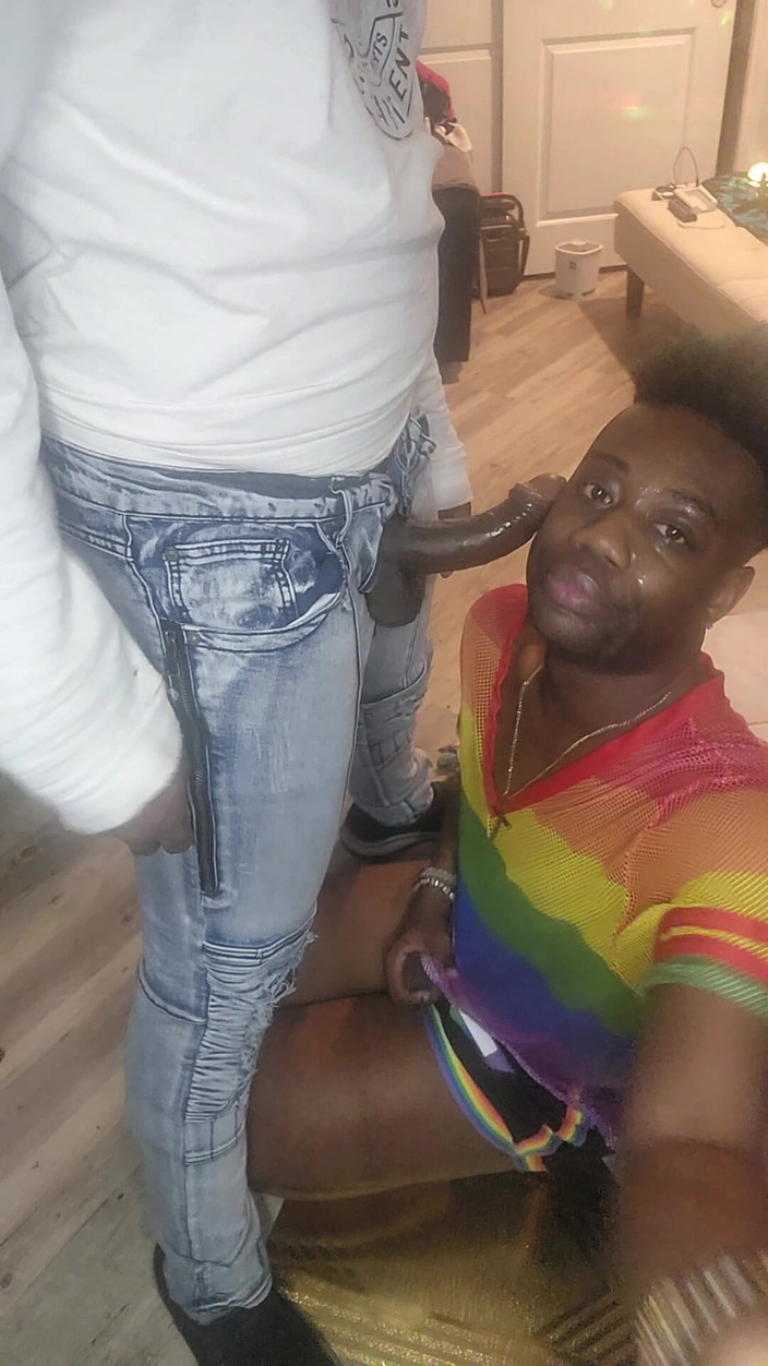 Wondahead21: Voor gay pride, keelneukpartij! - Supahead21