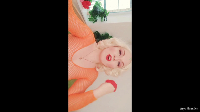 Arya Grander: Sexy onbeleefde Joi femdom video