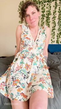 Nech, kdybyste si přála, otevřela bych nohy trochu víc