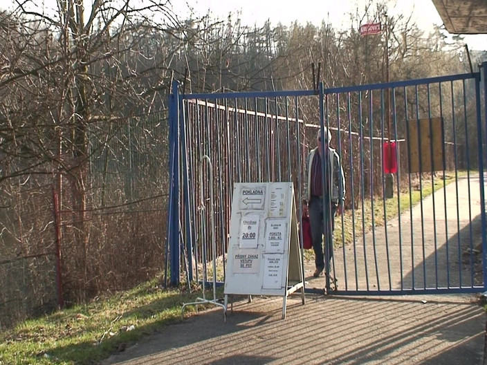 German porn friends: Si rambut coklat panas dijilat dan dijolok oleh lelaki yang...