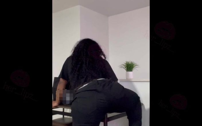 Anye Meshell: Vystříkal jsem se na kuchyňském stole Mé Besties, zatímco ona...