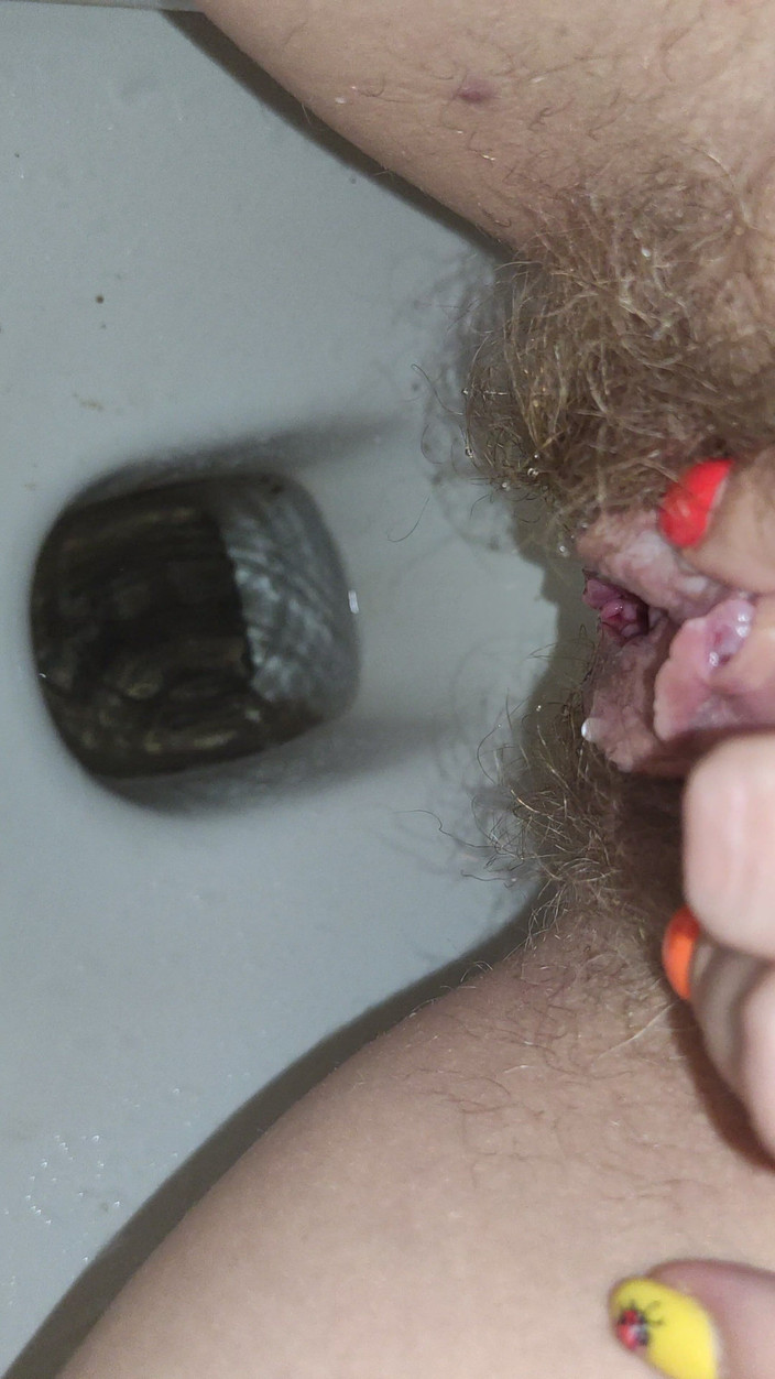 Risky Hairy Couple: Pee Pee