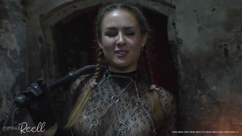 REELL - The cute Girl next door _ FemDom Reality: Paní bičuje tvůj submisivní zadek