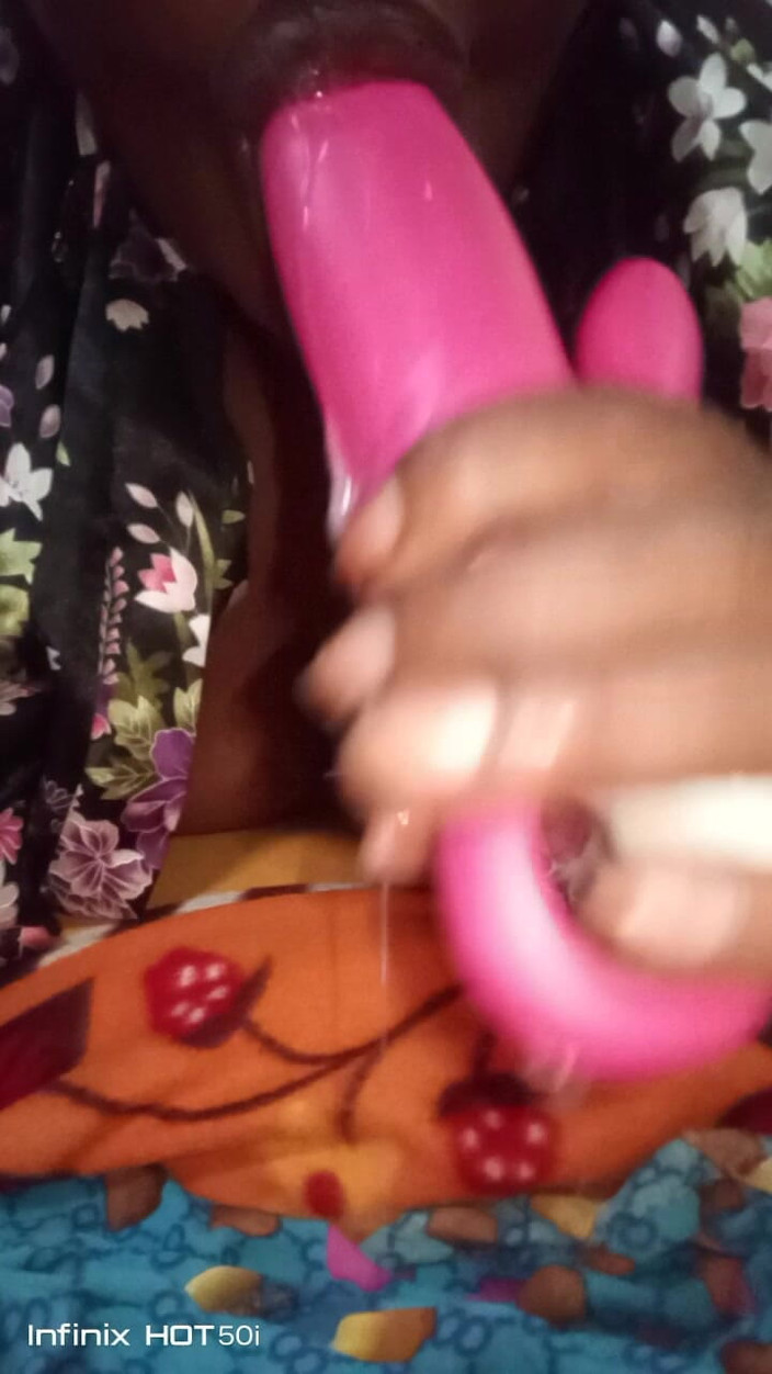 Gwagon5: डिल्डो चूसना