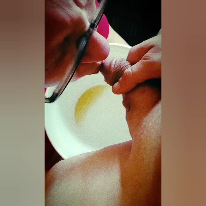 Redhead Rebel: Böse bbw nimmt mick stab, pisst in ihren mund