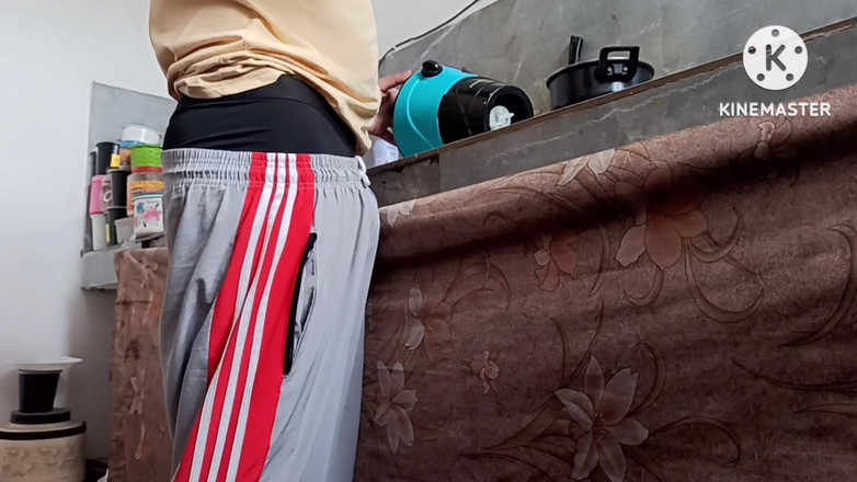 Desi__Panda: Amica etero per la prima volta in intimo grande cazzo...