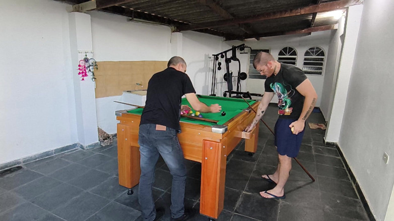 Carmona: The Carmonas Playing, Who Lost the Bet?