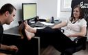 Czech Soles - foot fetish content: Cel mai bun beneficiu pe picior de angajat