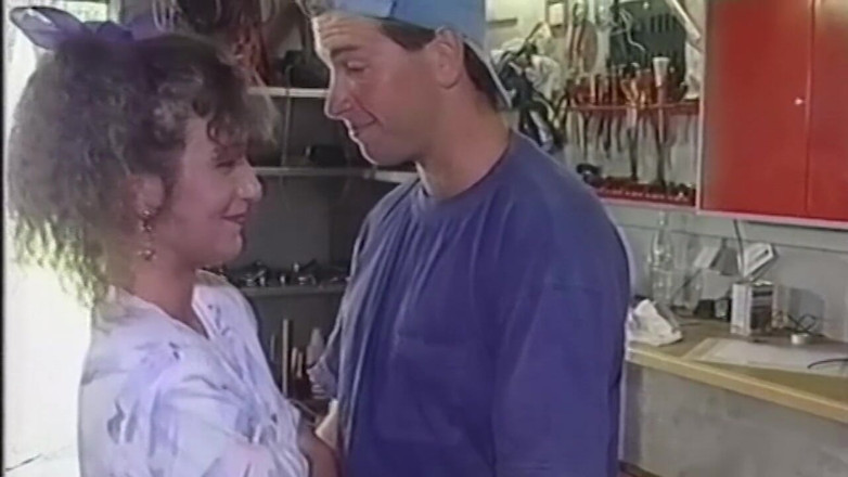 VHS-Vixxxen: Pokazuje swojej przyrodniej siostrze, gdzie wisi młotek